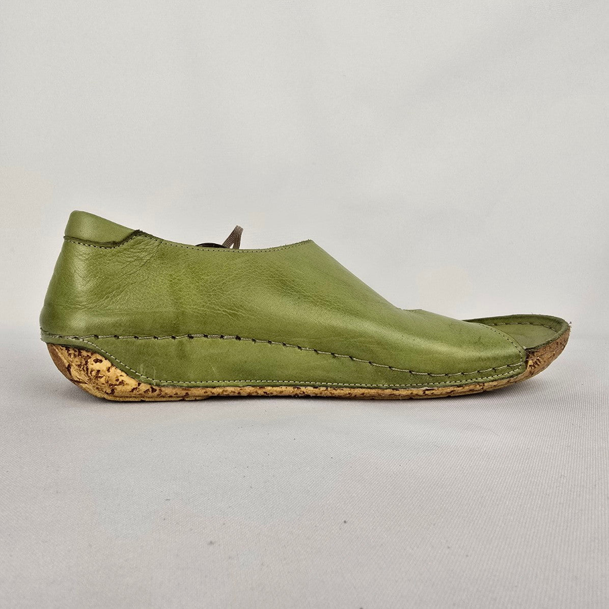 Volks Walkers Green Leather Sandals Size 7