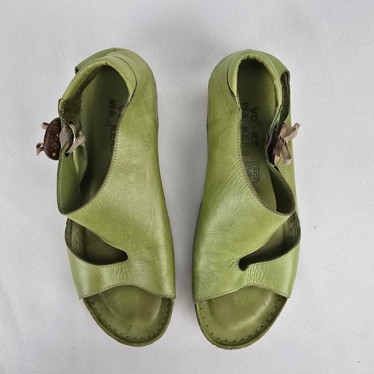 Volks Walkers Green Leather Sandals Size 7