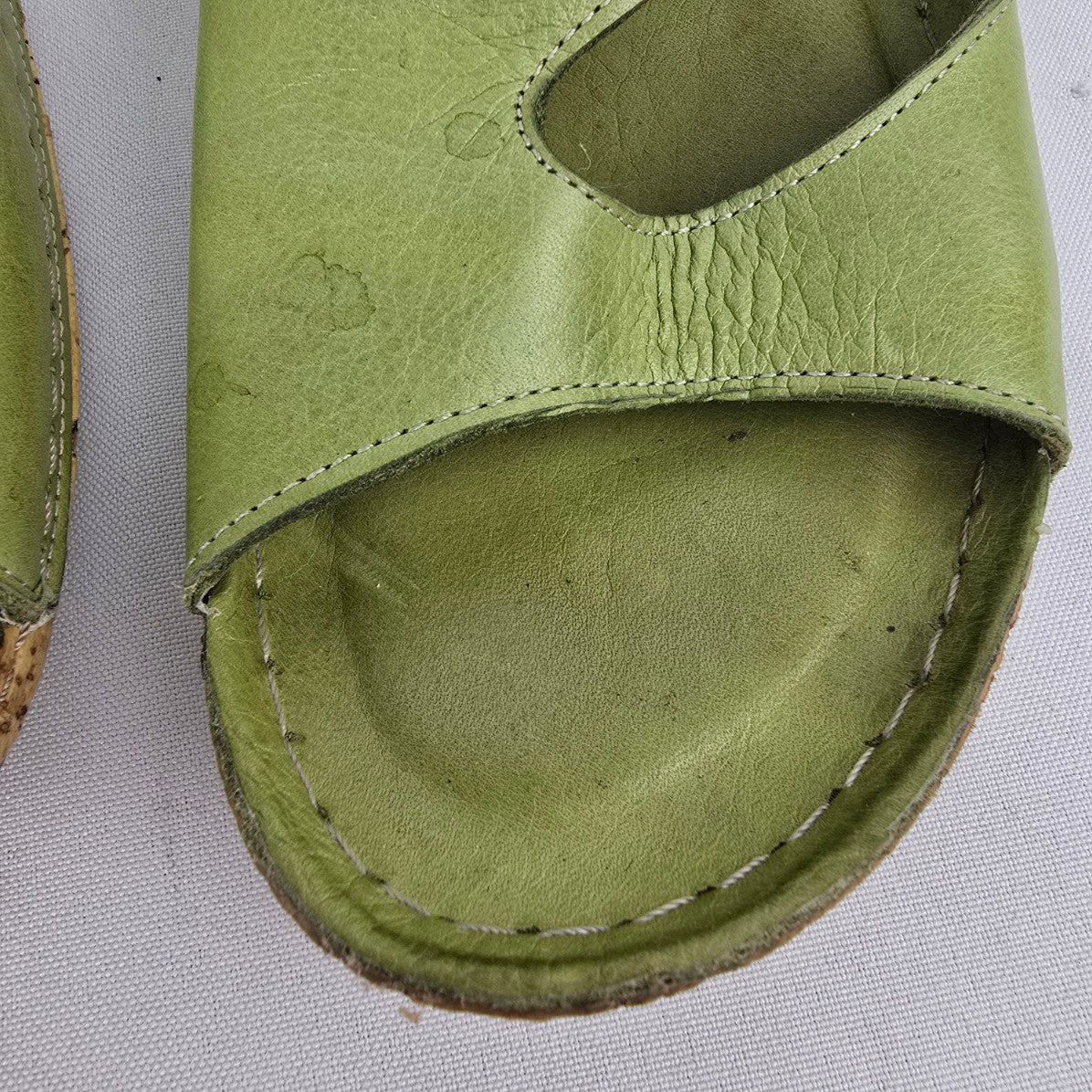 Volks Walkers Green Leather Sandals Size 7