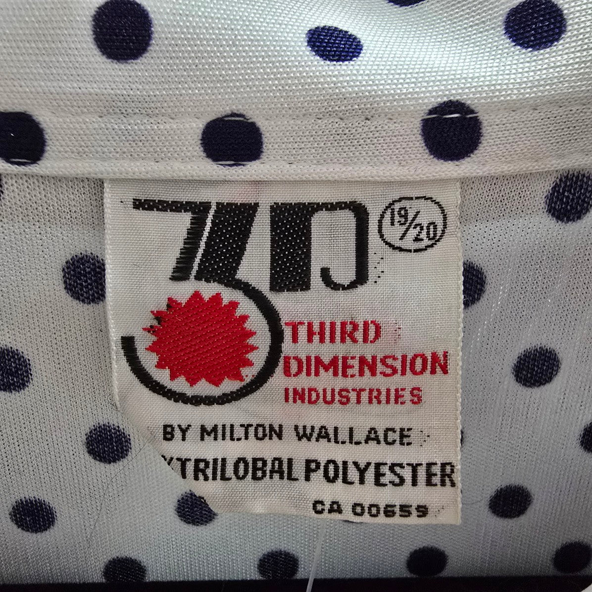 Vintage 70s 3D White & Navy Polka Dot Button Up Collared Bouse Size M/L