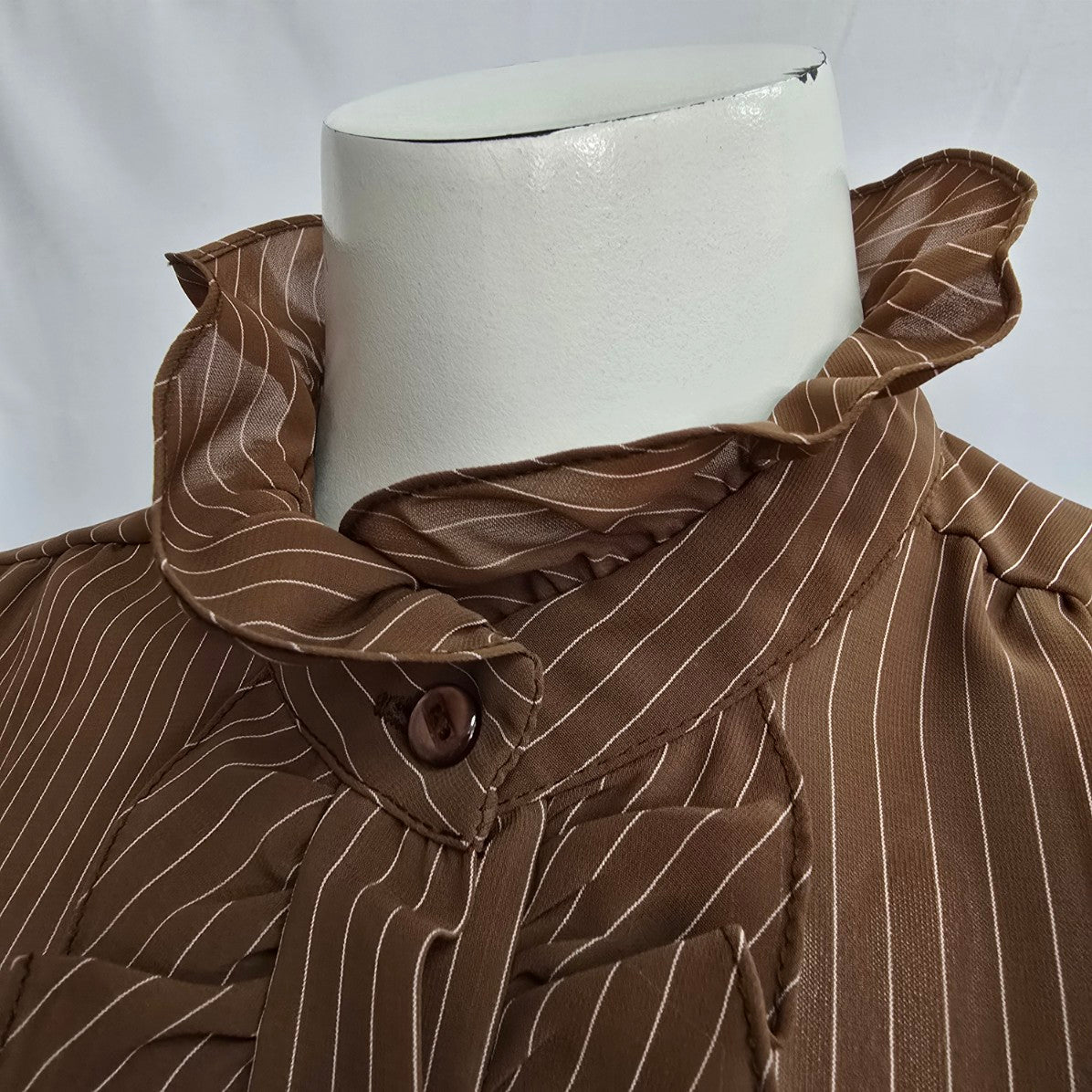 Vintage Style Rite Brown Pin Stripe Ruffle Collar Button Up Blouse Size L/XL