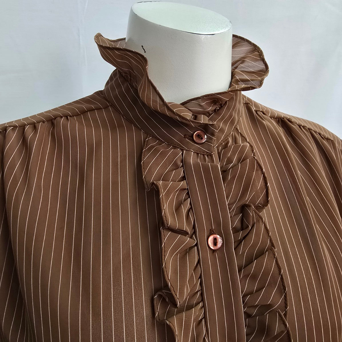 Vintage Style Rite Brown Pin Stripe Ruffle Collar Button Up Blouse Size L/XL
