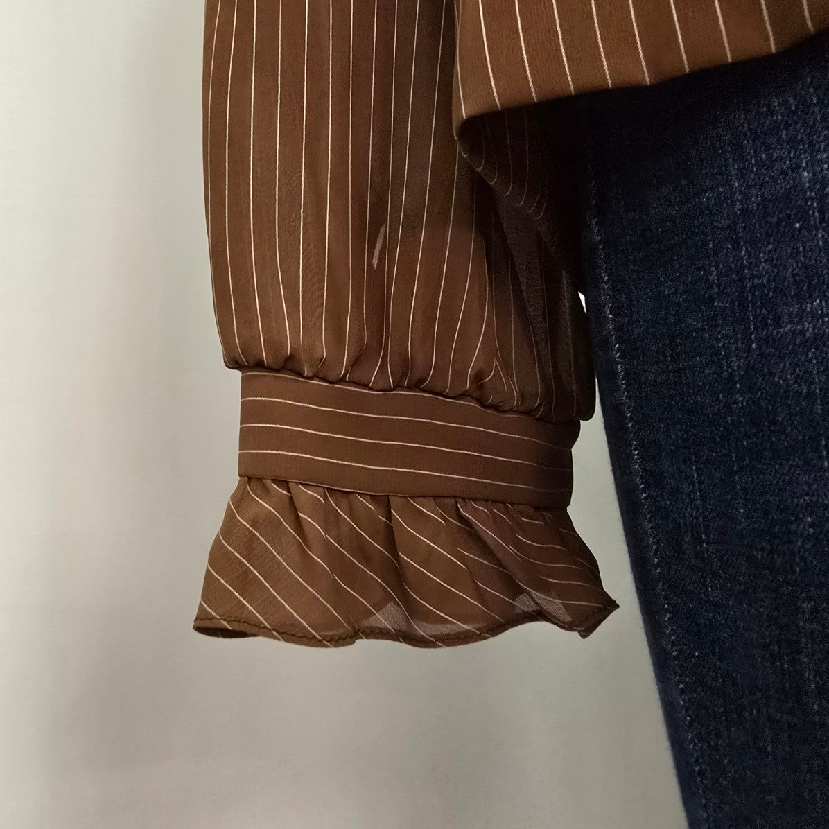 Vintage Style Rite Brown Pin Stripe Ruffle Collar Button Up Blouse Size L/XL