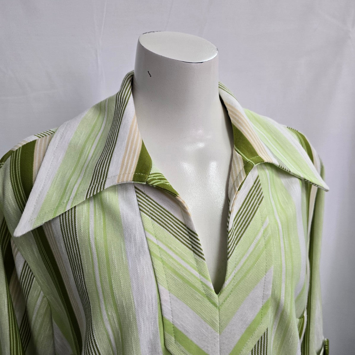 Vintage 70s Green Stripped Collared Top Size XL