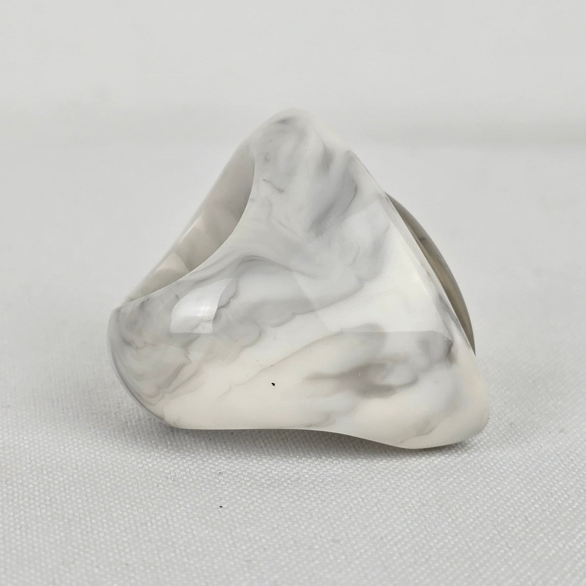 Zsiska Grey Marbled Clear Stone Chuncky Ring Size 7