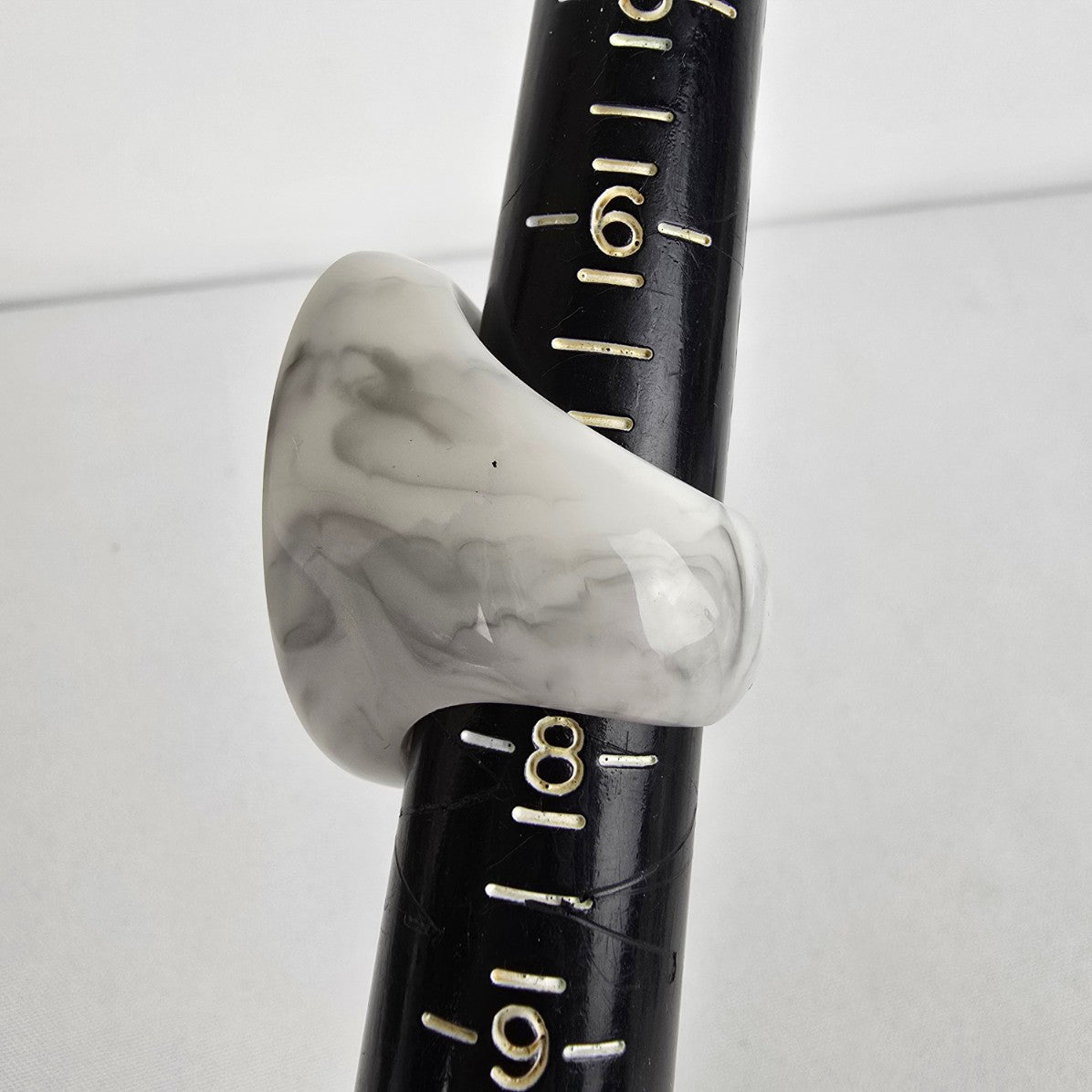 Zsiska Grey Marbled Clear Stone Chuncky Ring Size 7