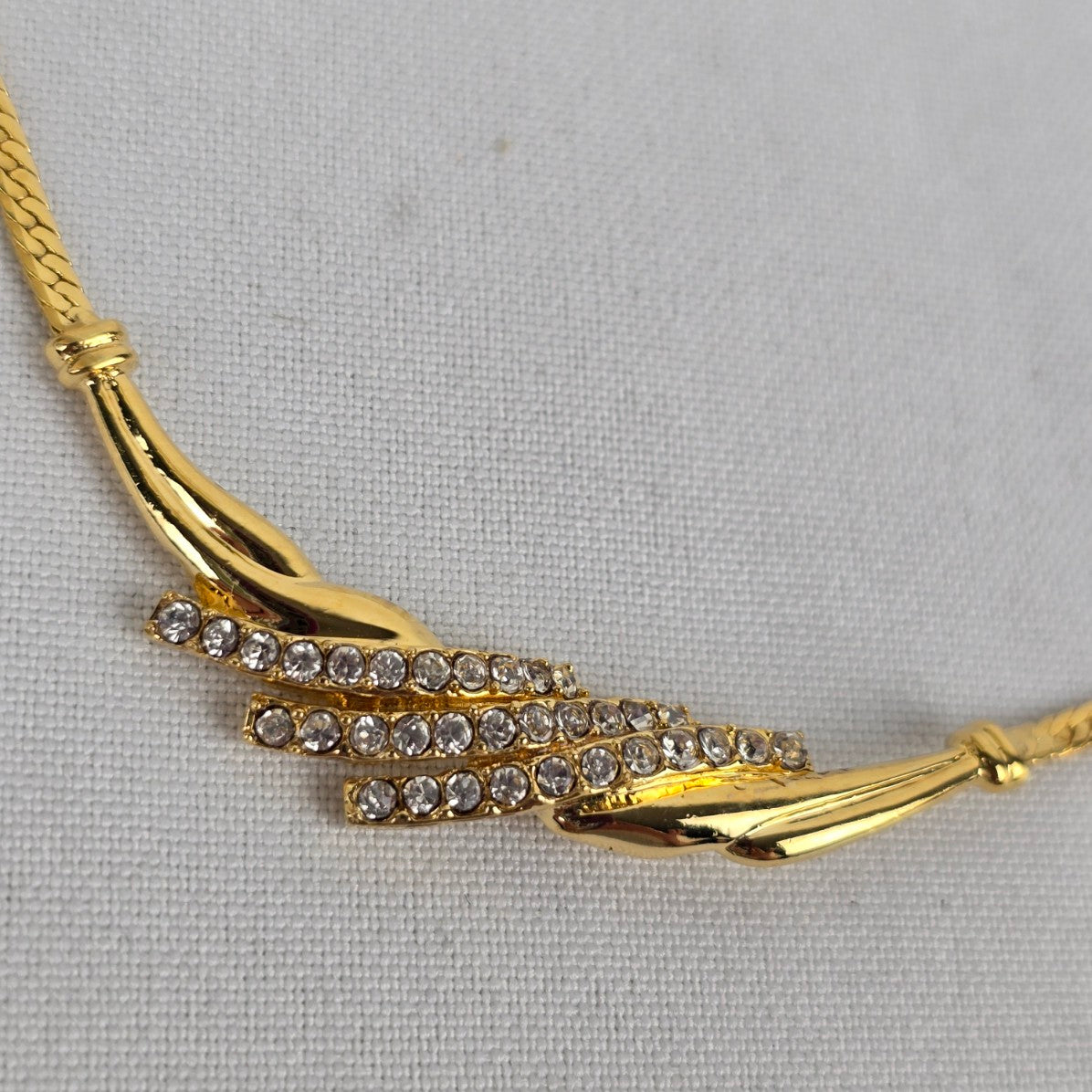 Vintage Avon Gold Tone Rhinestone Collar Necklace