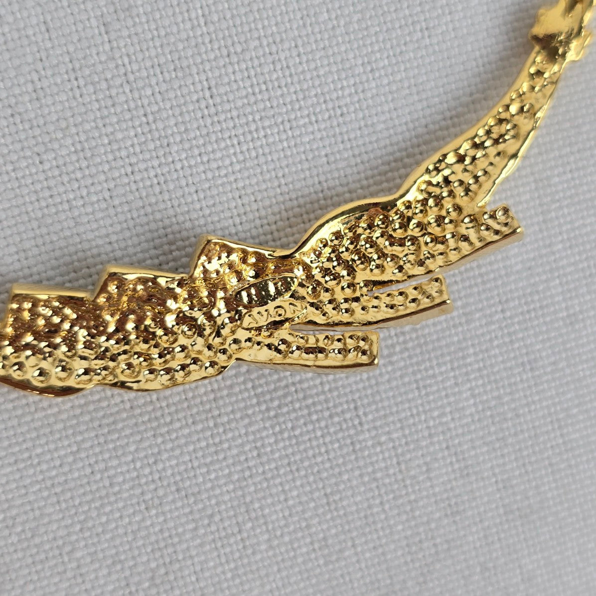 Vintage Avon Gold Tone Rhinestone Collar Necklace
