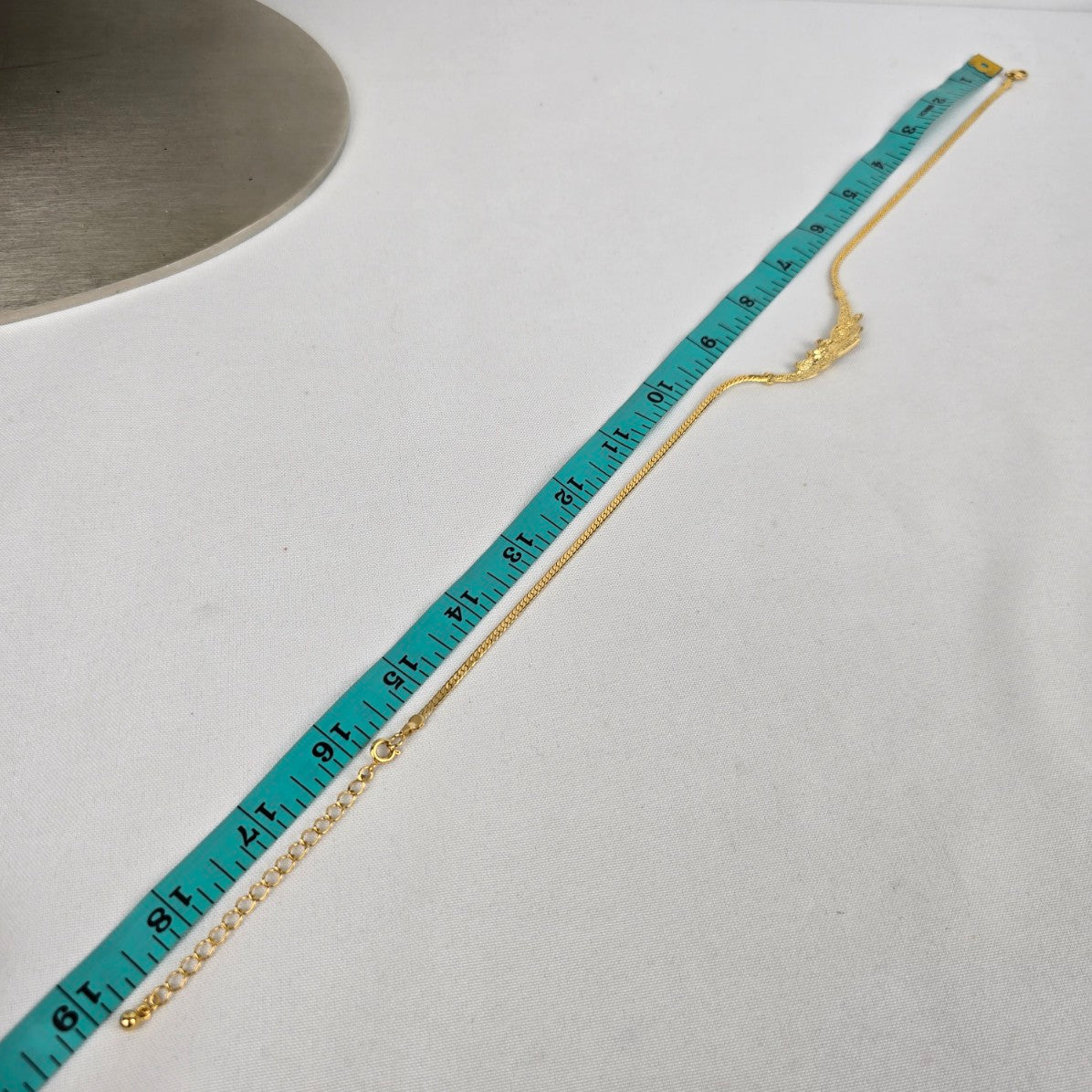 Vintage Avon Gold Tone Rhinestone Collar Necklace