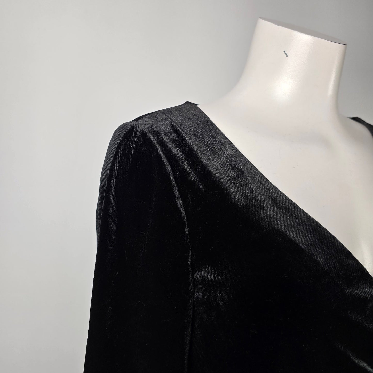 JJ's House Black Velvet Floor Length Gown Size M