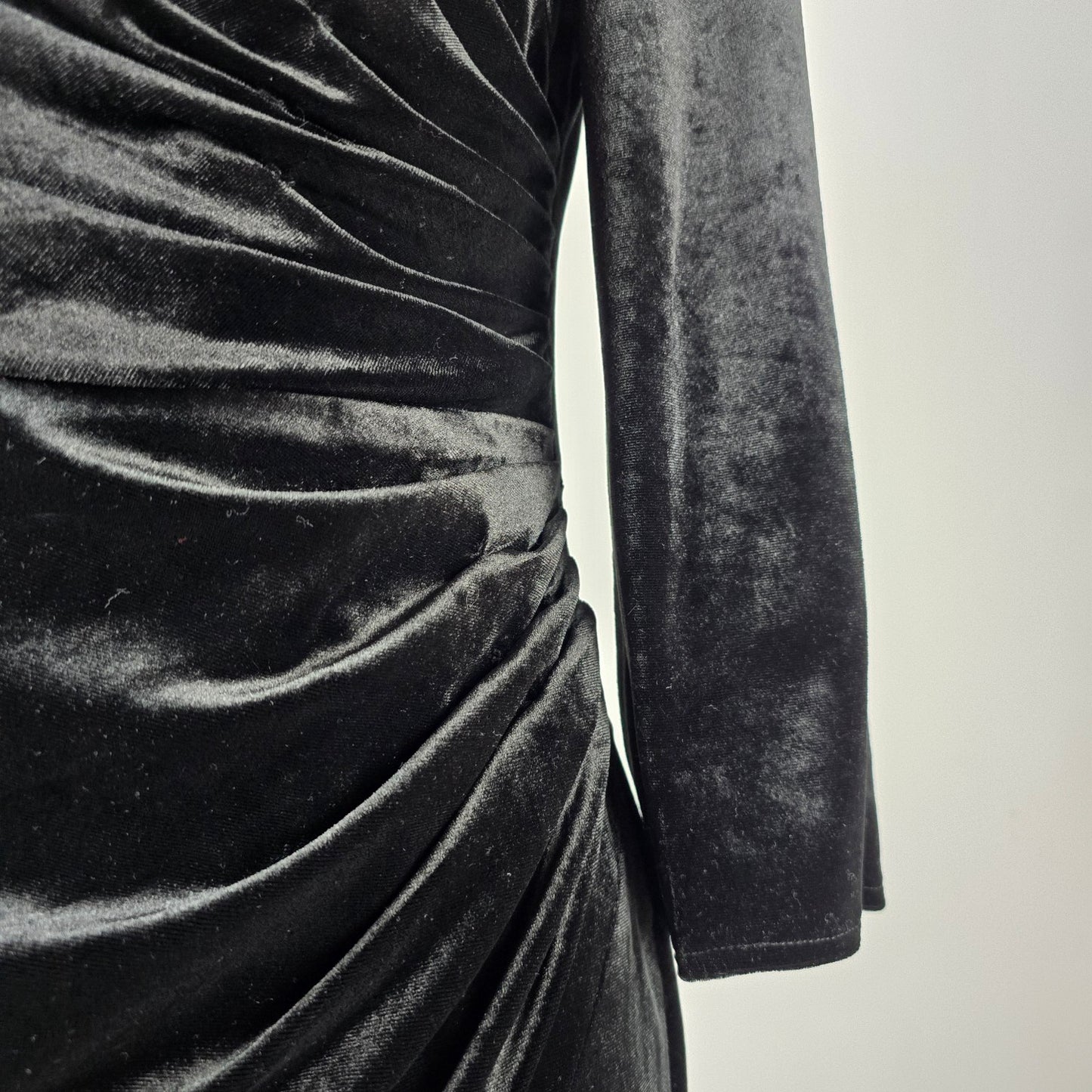 JJ's House Black Velvet Floor Length Gown Size M