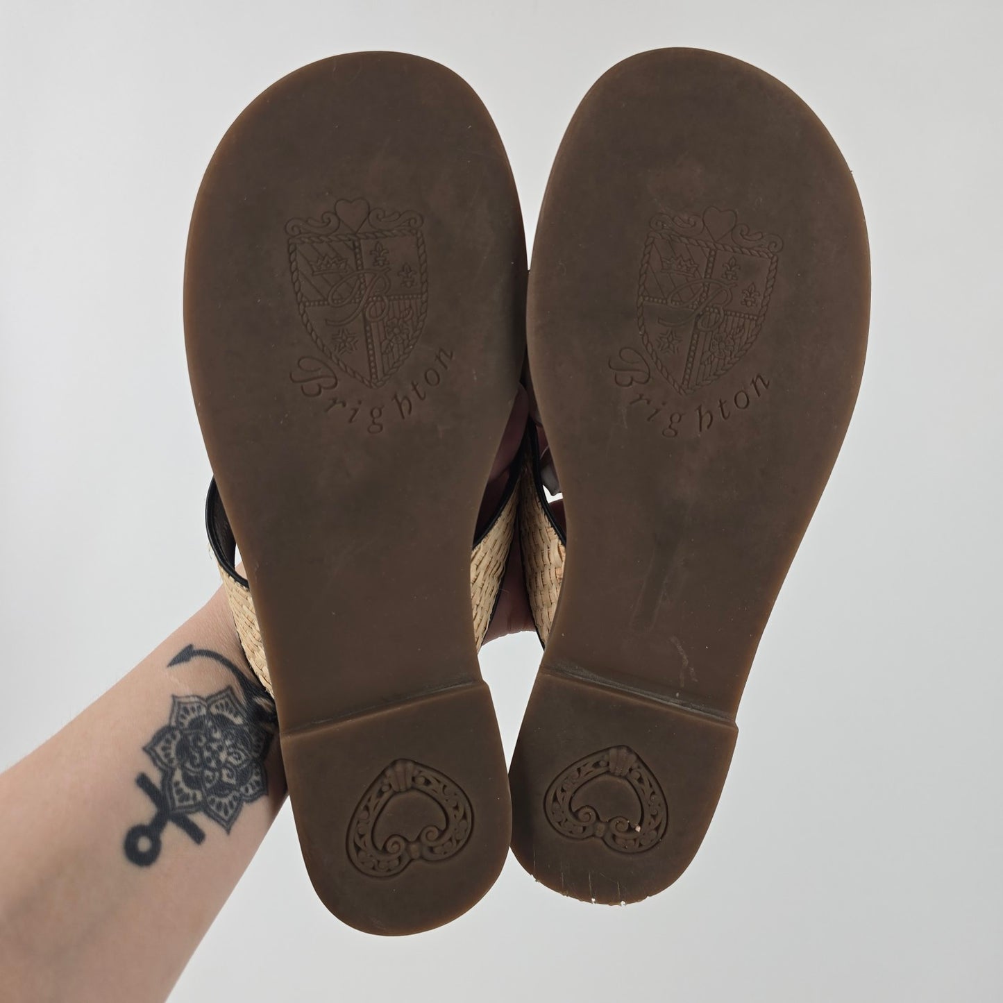 Brighton Black Leather Floral Thong Sandals Size 7.5