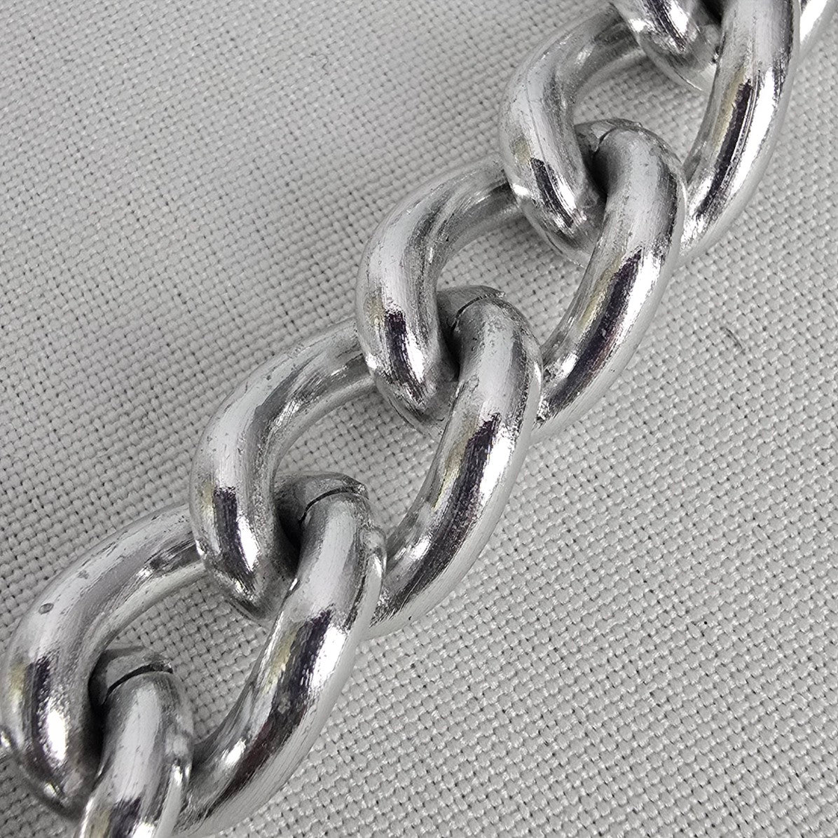 Elvira Silver Tone Chunky Chain Red Polished Natural Stone Pendant Necklace