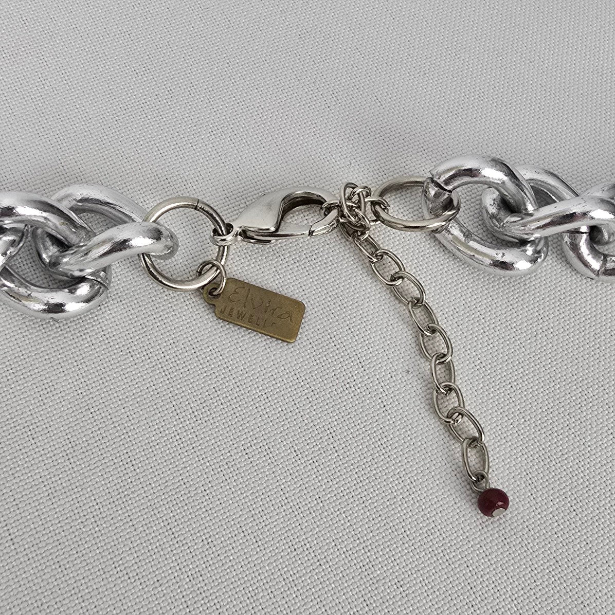 Elvira Silver Tone Chunky Chain Red Polished Natural Stone Pendant Necklace