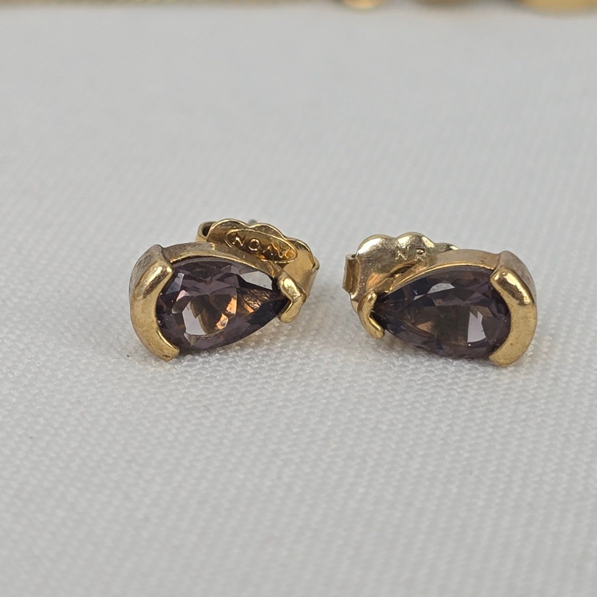 Vintage Avon Gold Tone Purple Faceted Stone Delicate Necklace & Earrings