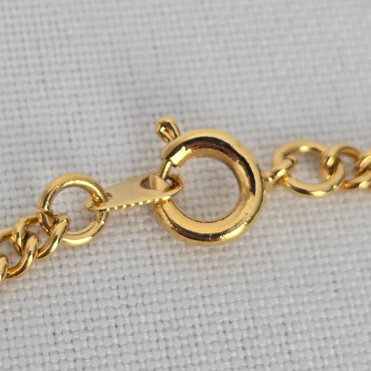Vintage Gold Tone Locket Pendant Necklace