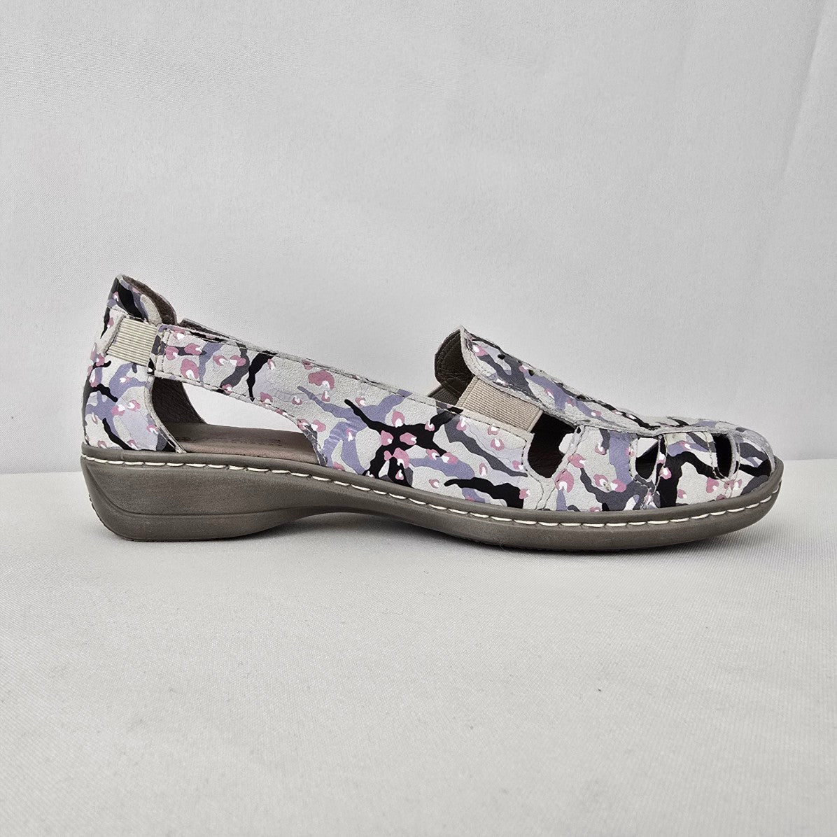 Cassini Blue Leather Slip On Flat Comfort Shoes Size 7.5