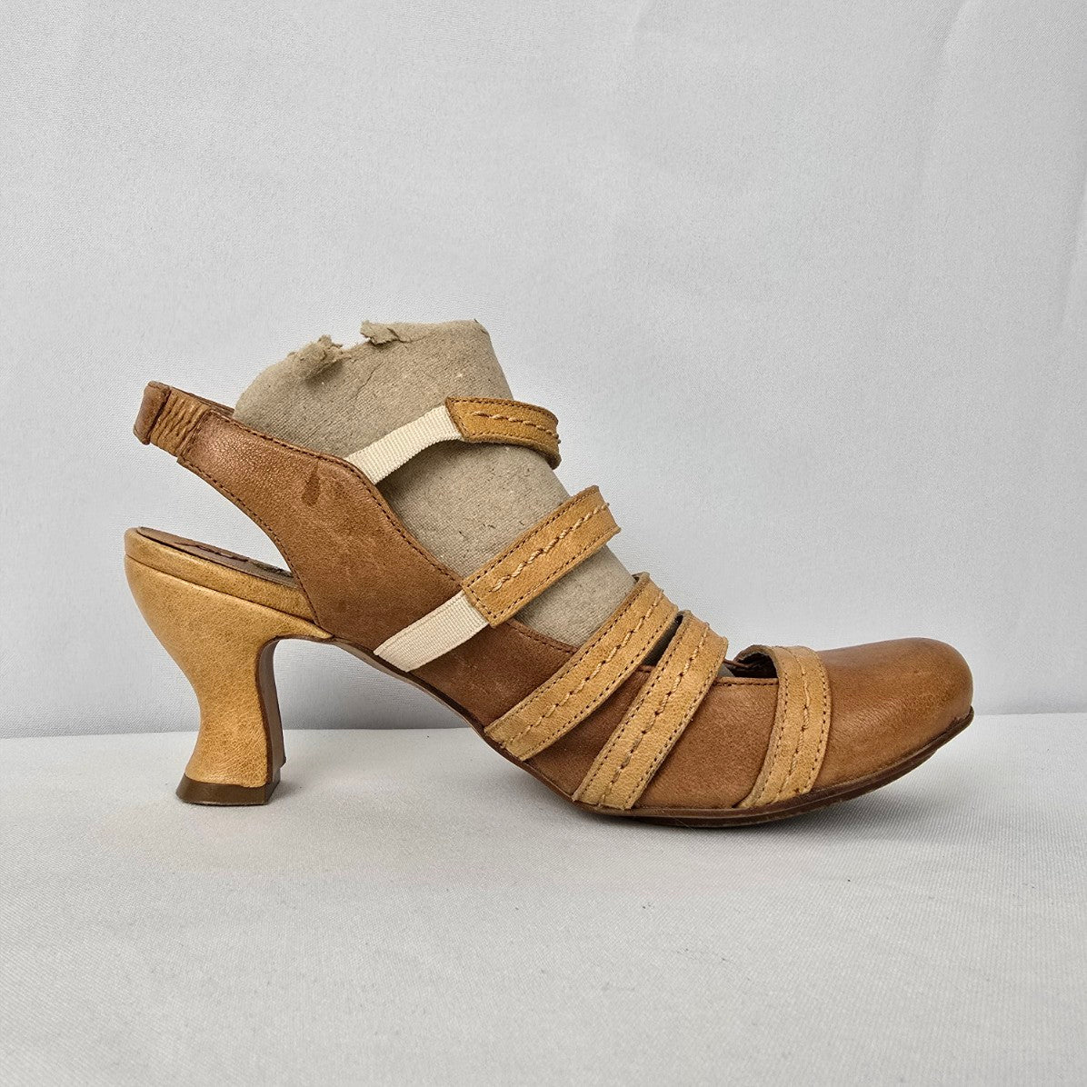 Gold Button Brown Leather Heeled Shoes Size 6.5