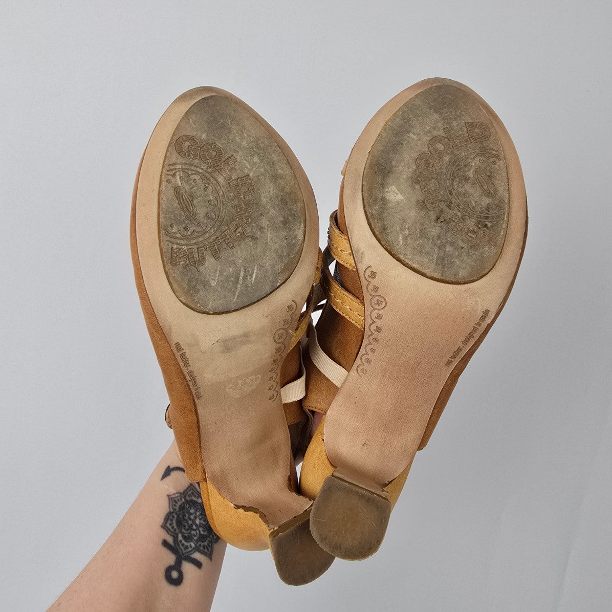 Gold Button Brown Leather Heeled Shoes Size 6.5