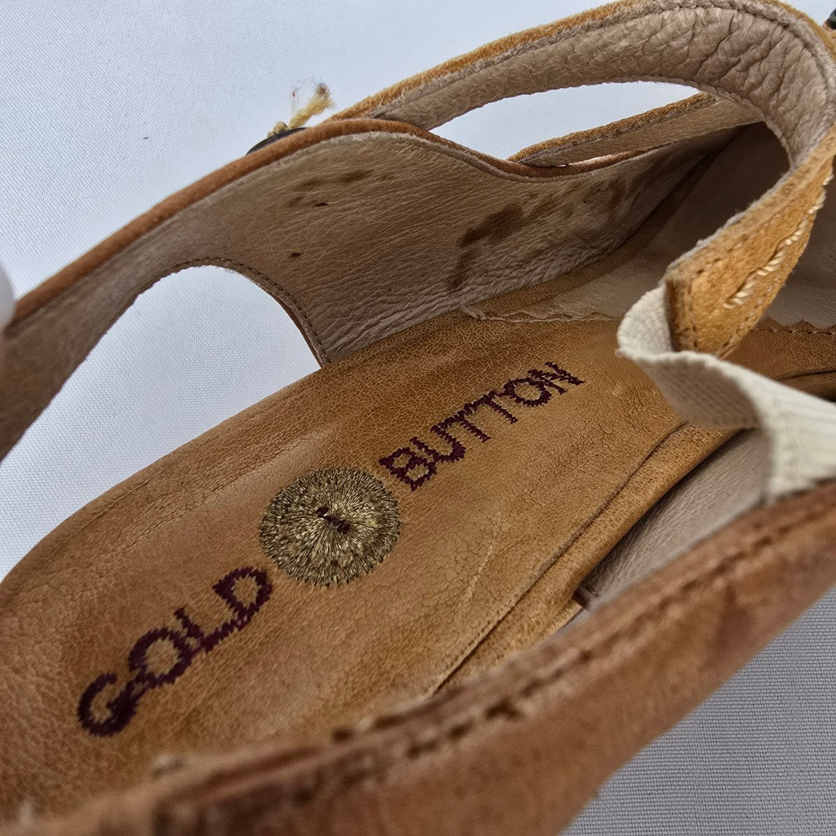 Gold Button Brown Leather Heeled Shoes Size 6.5