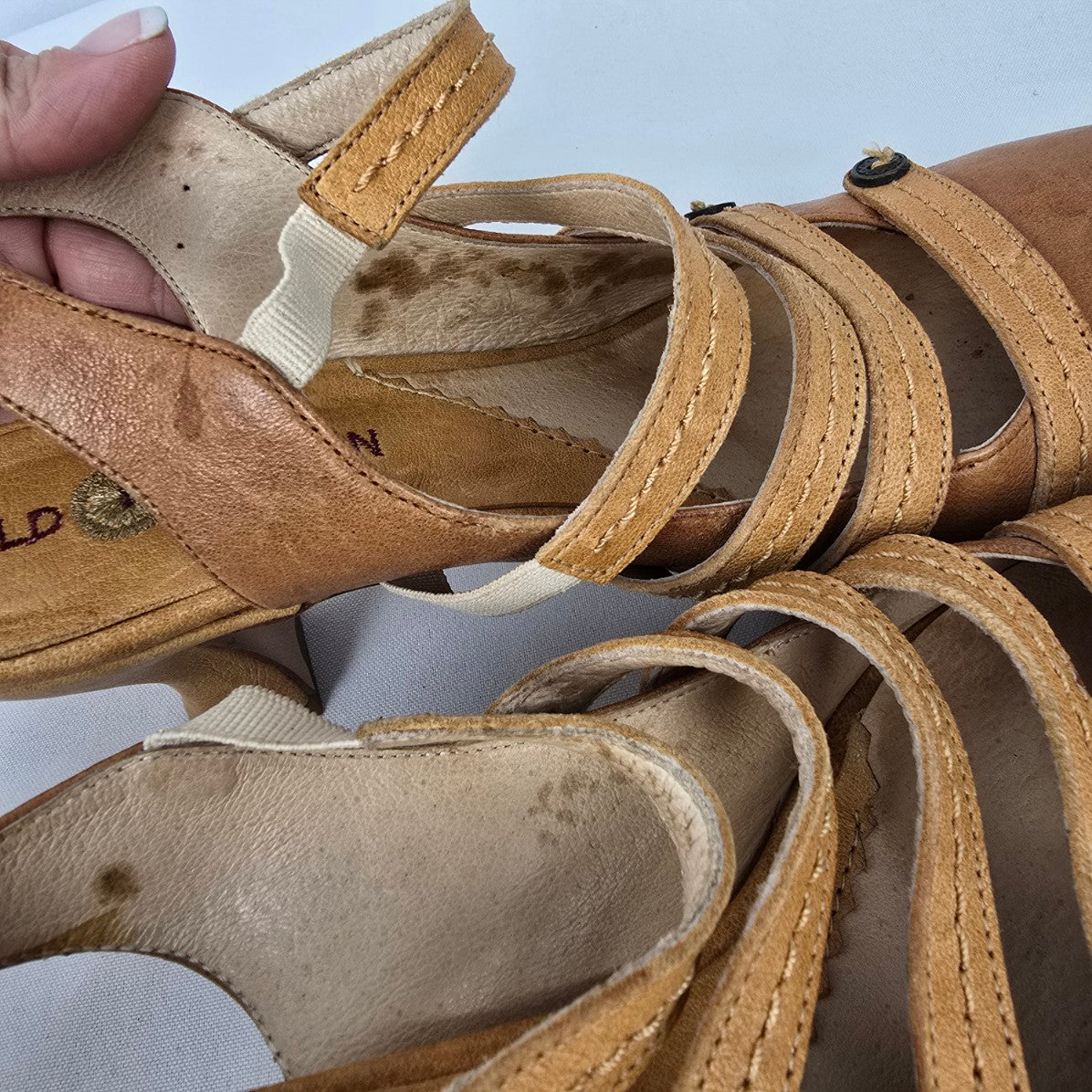 Gold Button Brown Leather Heeled Shoes Size 6.5