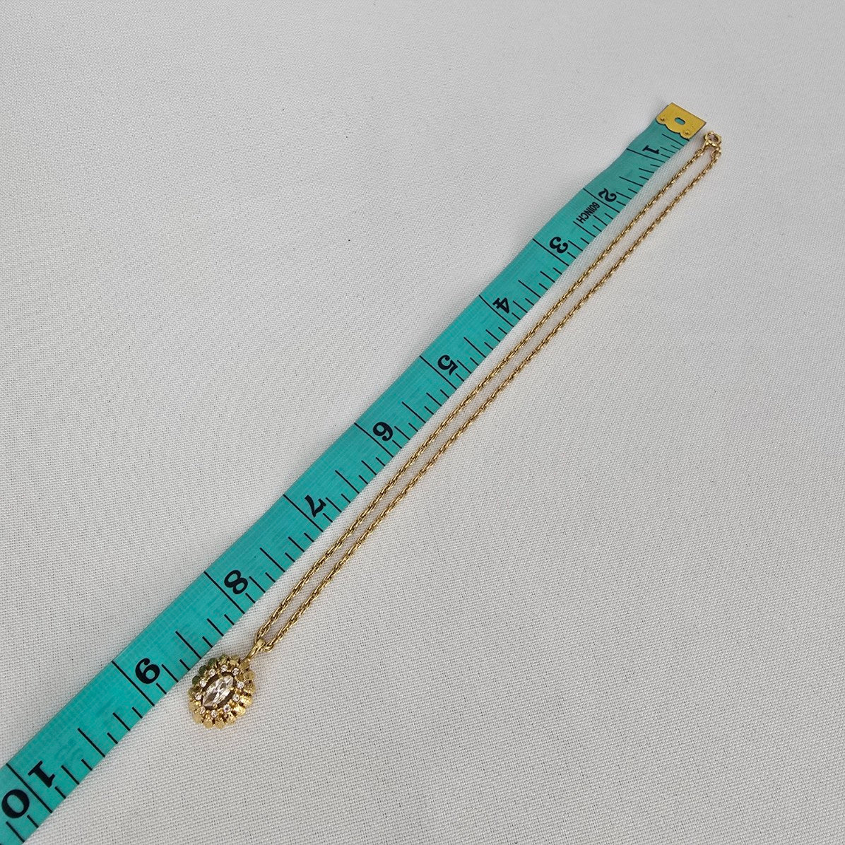 Vintage Gold Tone Delicate Pendant Necklace