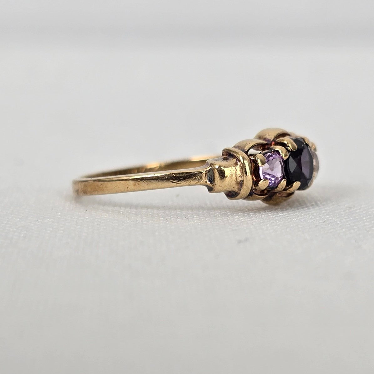 10K Amethyst 3 Gem Stone Ring Size 8