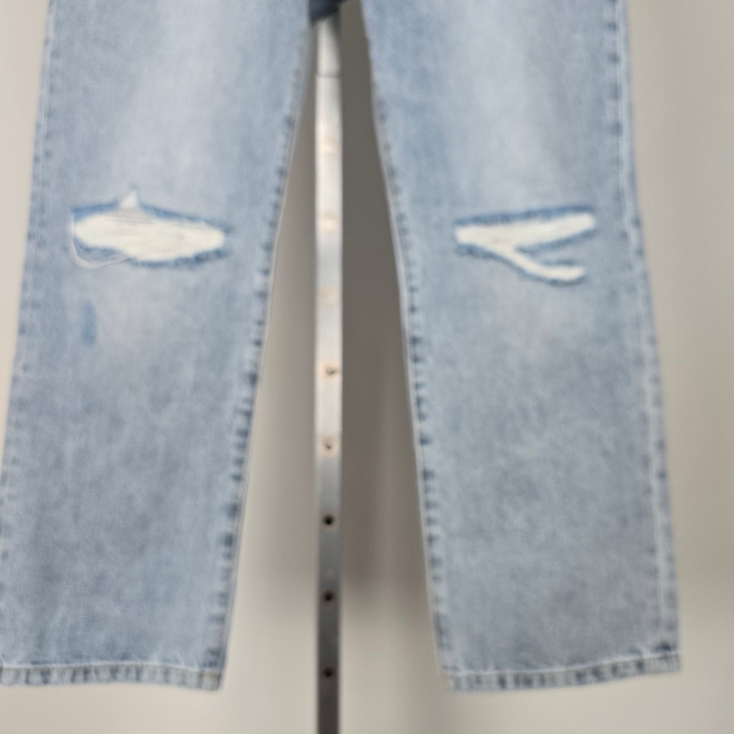 Cabi Jeans 100% bf Light Wash Distressed Denim Jeans Size 10