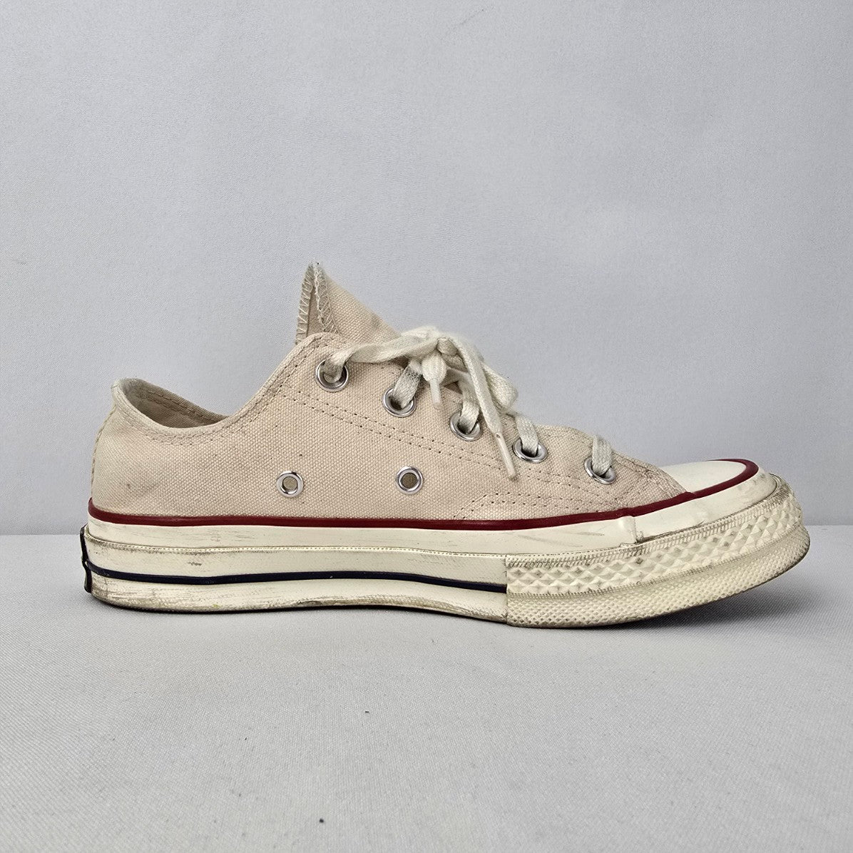 Converse Chuck Taylor Beige Lace Up Sneakers Size 6