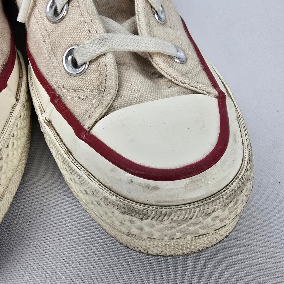 Converse Chuck Taylor Beige Lace Up Sneakers Size 6