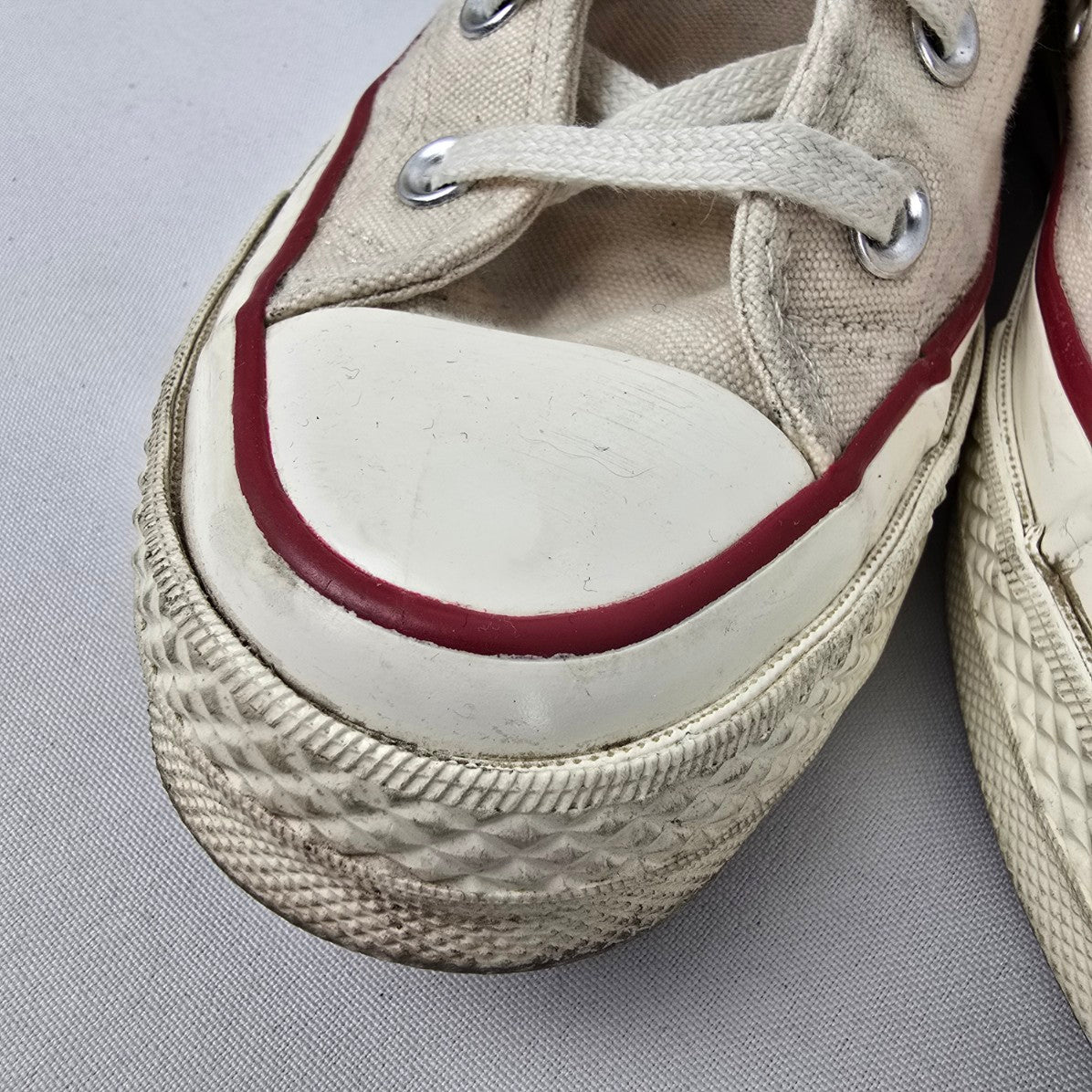 Converse Chuck Taylor Beige Lace Up Sneakers Size 6