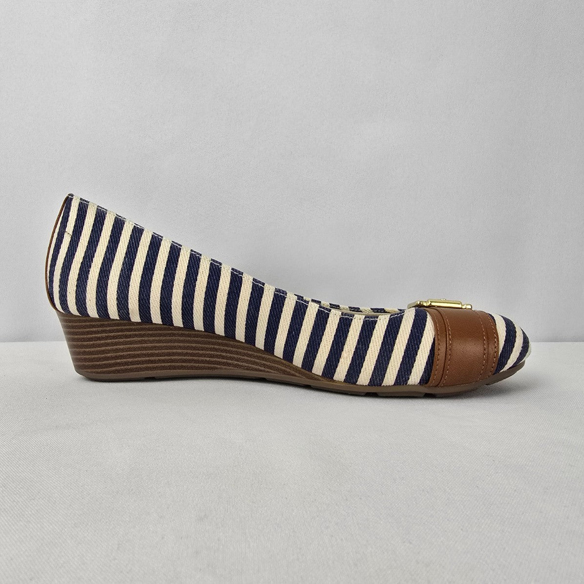 Dexflex Comfort Navy Blue Stripped Low Heel Wedge Shoes Size 8.5