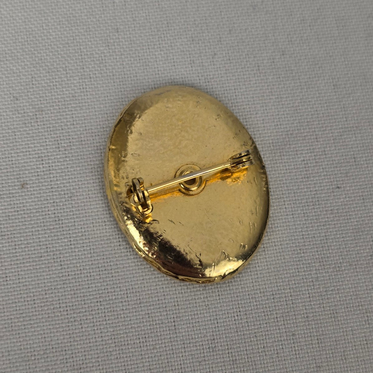 Vintage Gold Tone Embroidered Flower Cameo Brooch