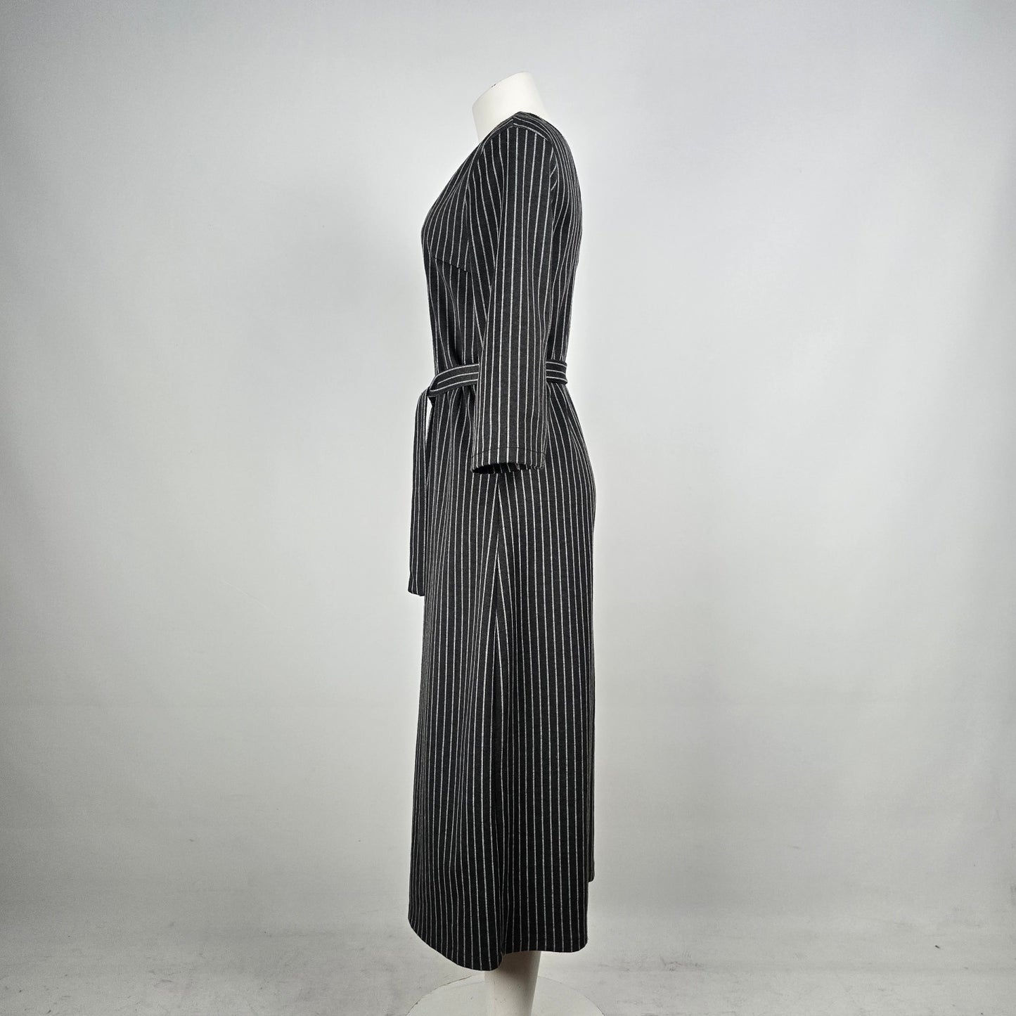 Mira & Co Grey Pin Stripe Cropped Jumpsuit Size M