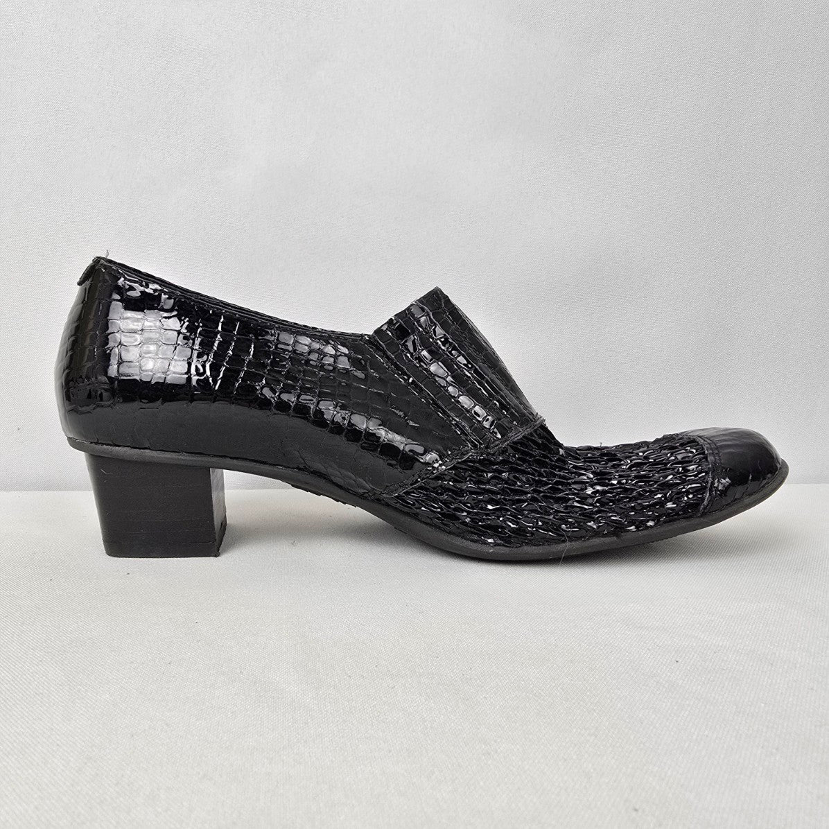 Helle Comfort Black Patent Heeled Shoes Size 7.5