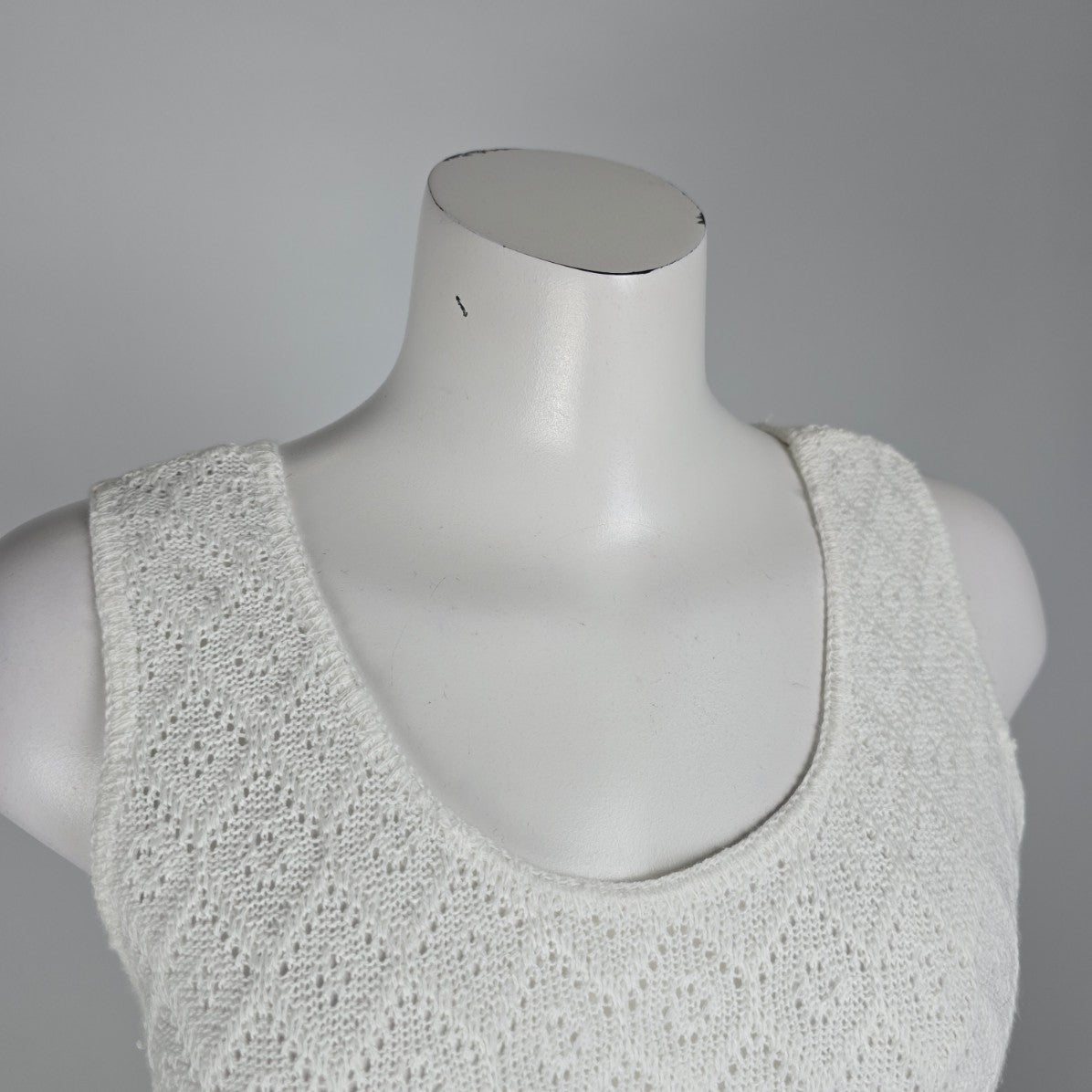 Vintage White Knit Sleeveless Sweater Top Size M
