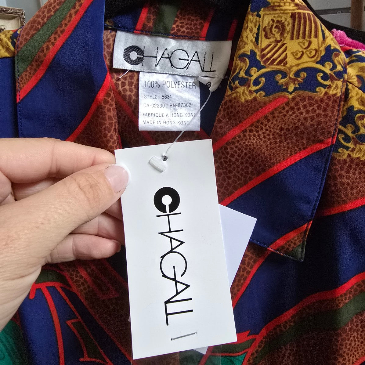 Vintage Chagal Red Lion Crest Print Button Up Blouse Size 6
