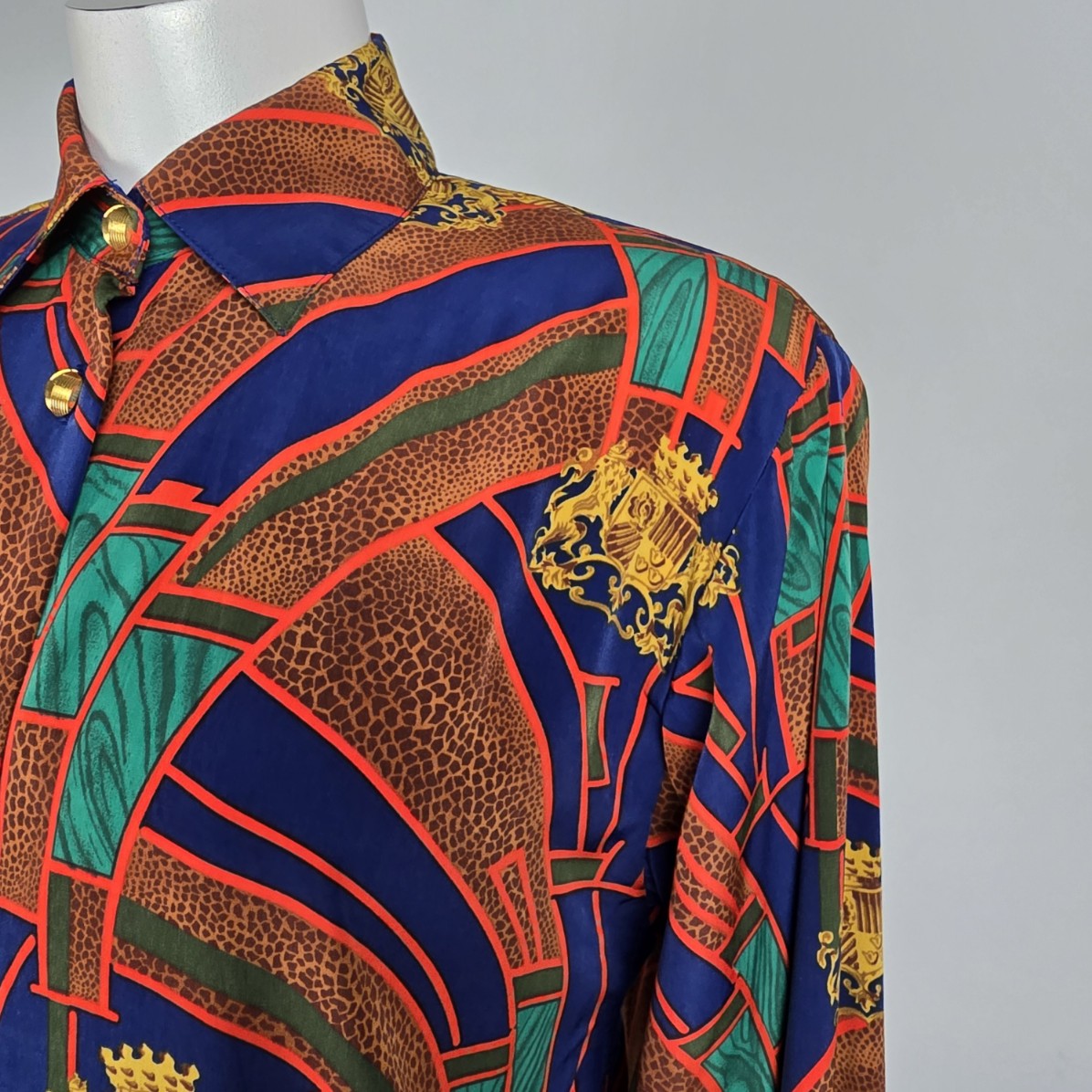 Vintage Chagal Red Lion Crest Print Button Up Blouse Size 6