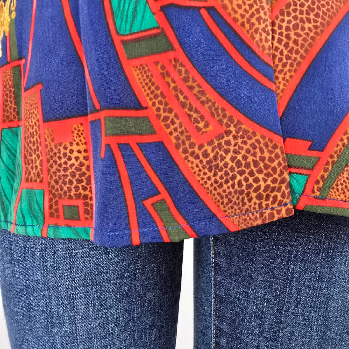 Vintage Chagal Red Lion Crest Print Button Up Blouse Size 6