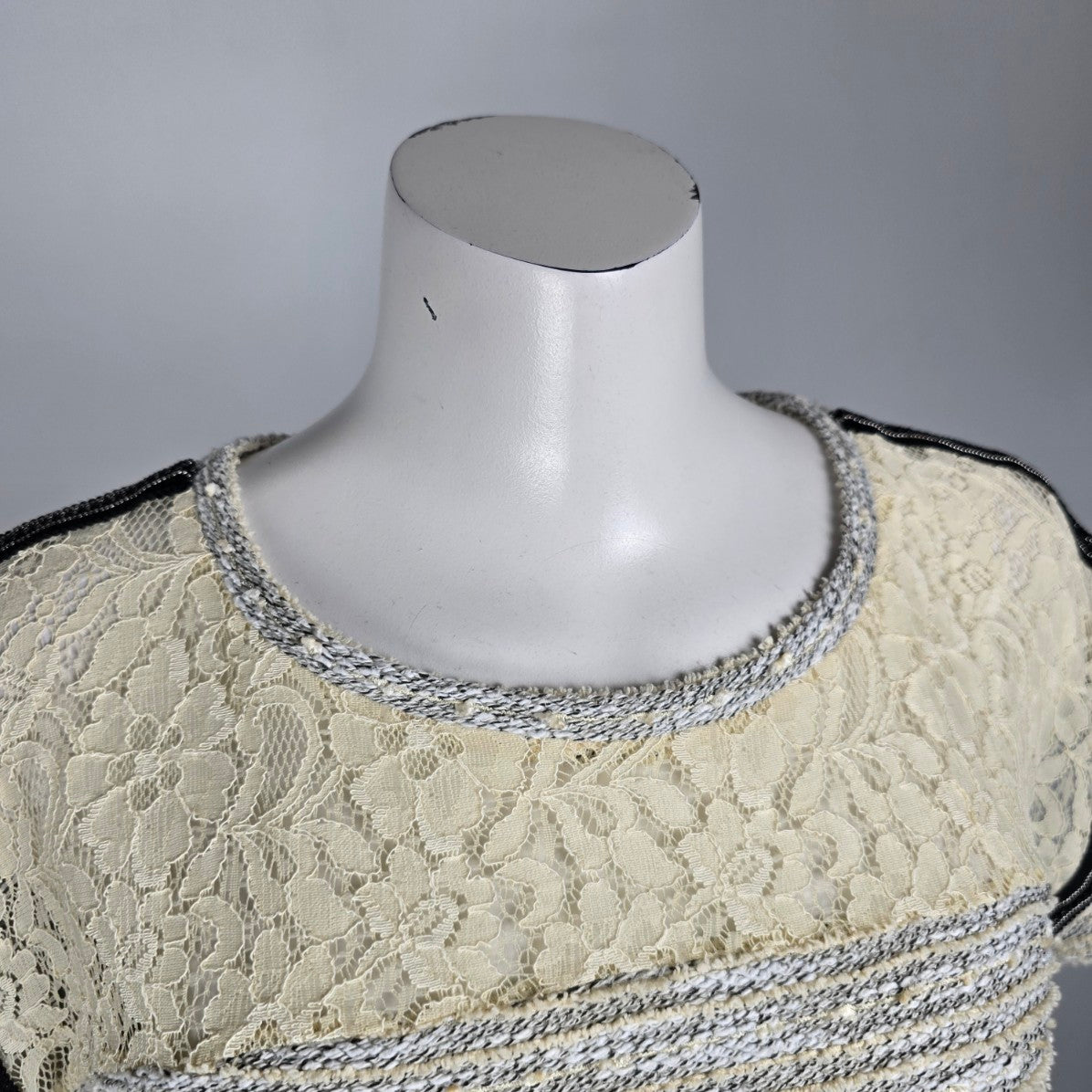 Sanctuary Cream Lace Short Sleeve Top Size M