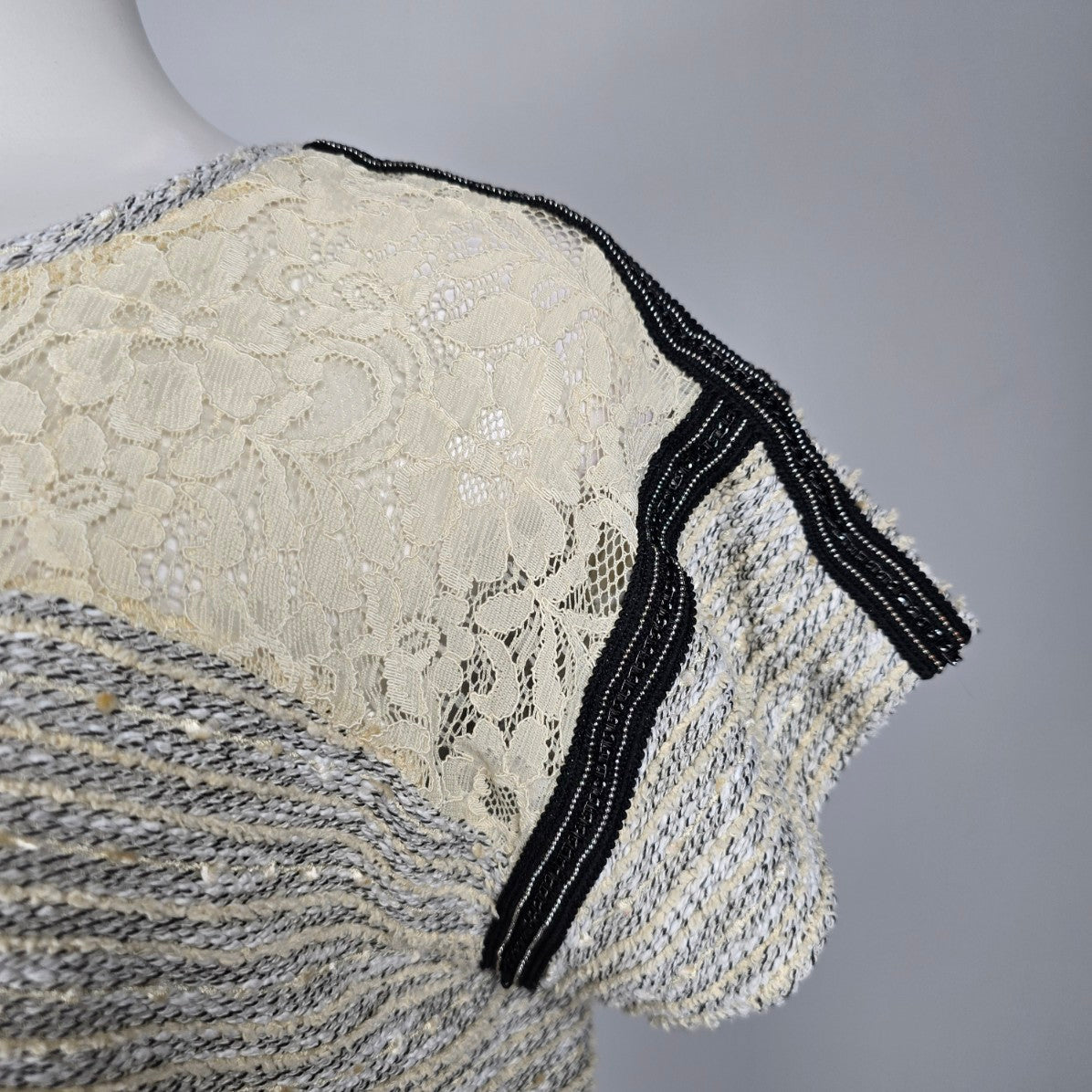 Sanctuary Cream Lace Short Sleeve Top Size M