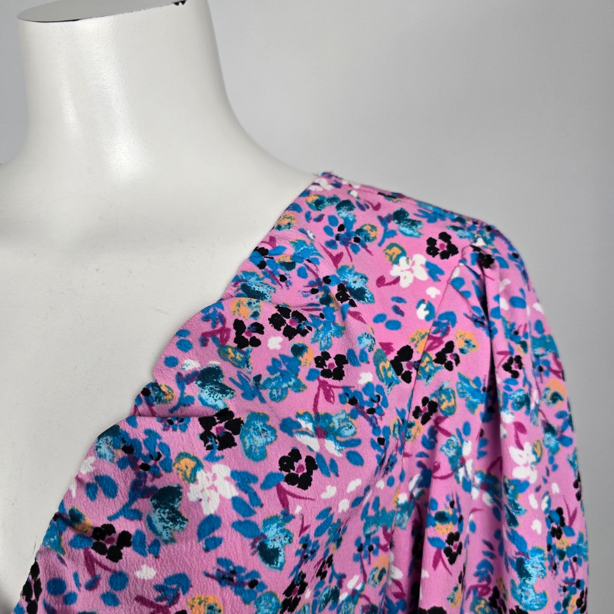 Vero Moda Pink & Blue Floral Ruffle Blouse Top Size M