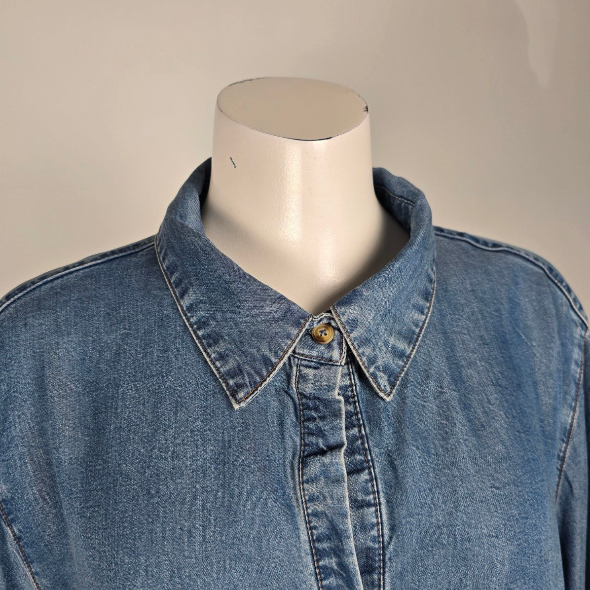 GG Jeans Button Up Collared Chambray Shirt Size XL