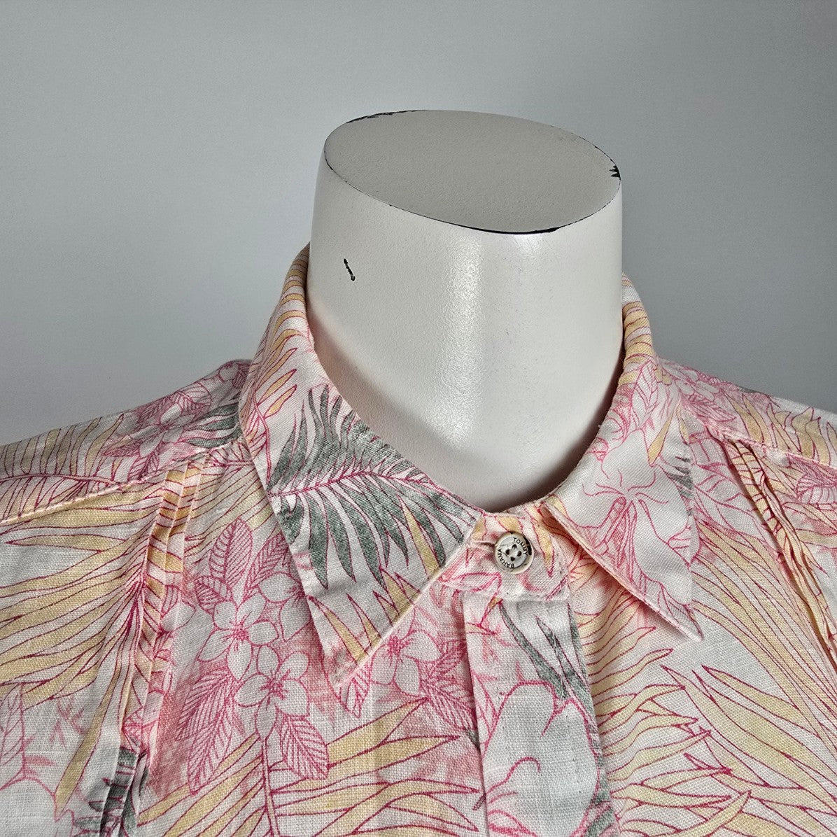 Tommy Bahama Pink Floral Button Up Blouse size M
