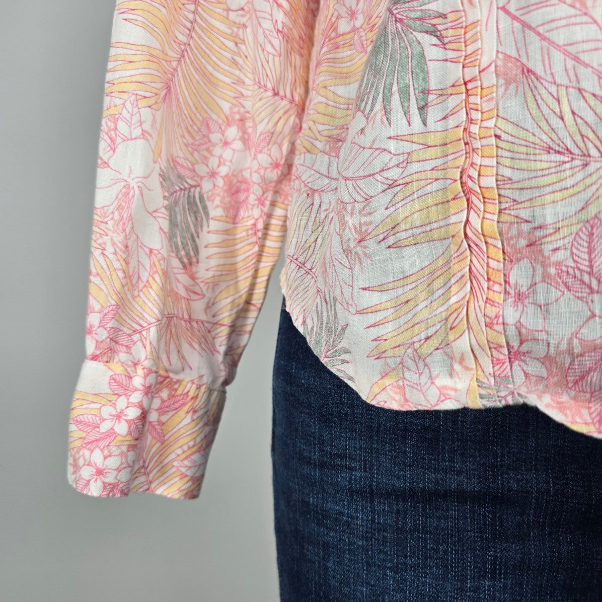 Tommy Bahama Pink Floral Button Up Blouse size M