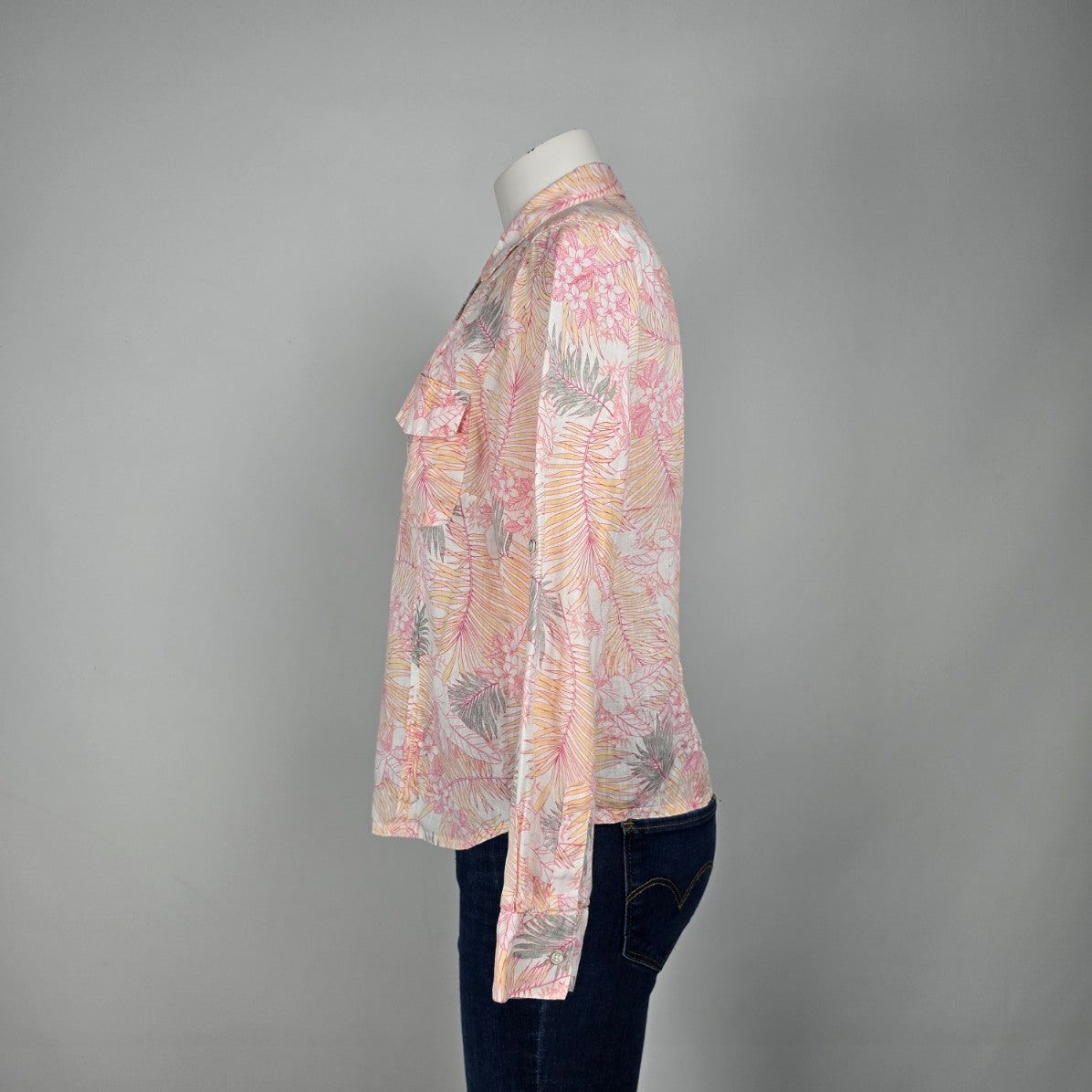 Tommy Bahama Pink Floral Button Up Blouse size M