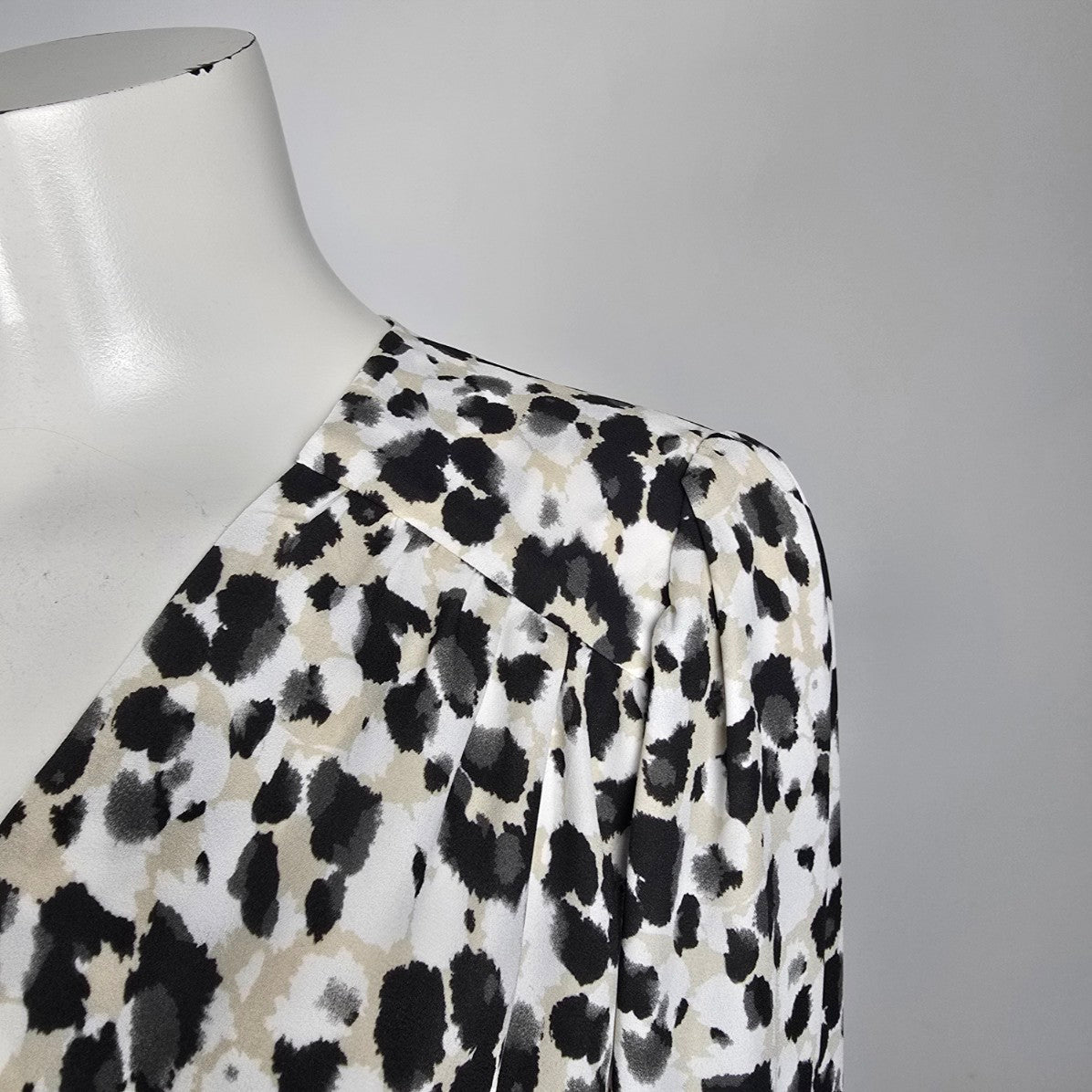 Cabi Leopard Animal Print Ruched Sleeve Wrap Top Size S