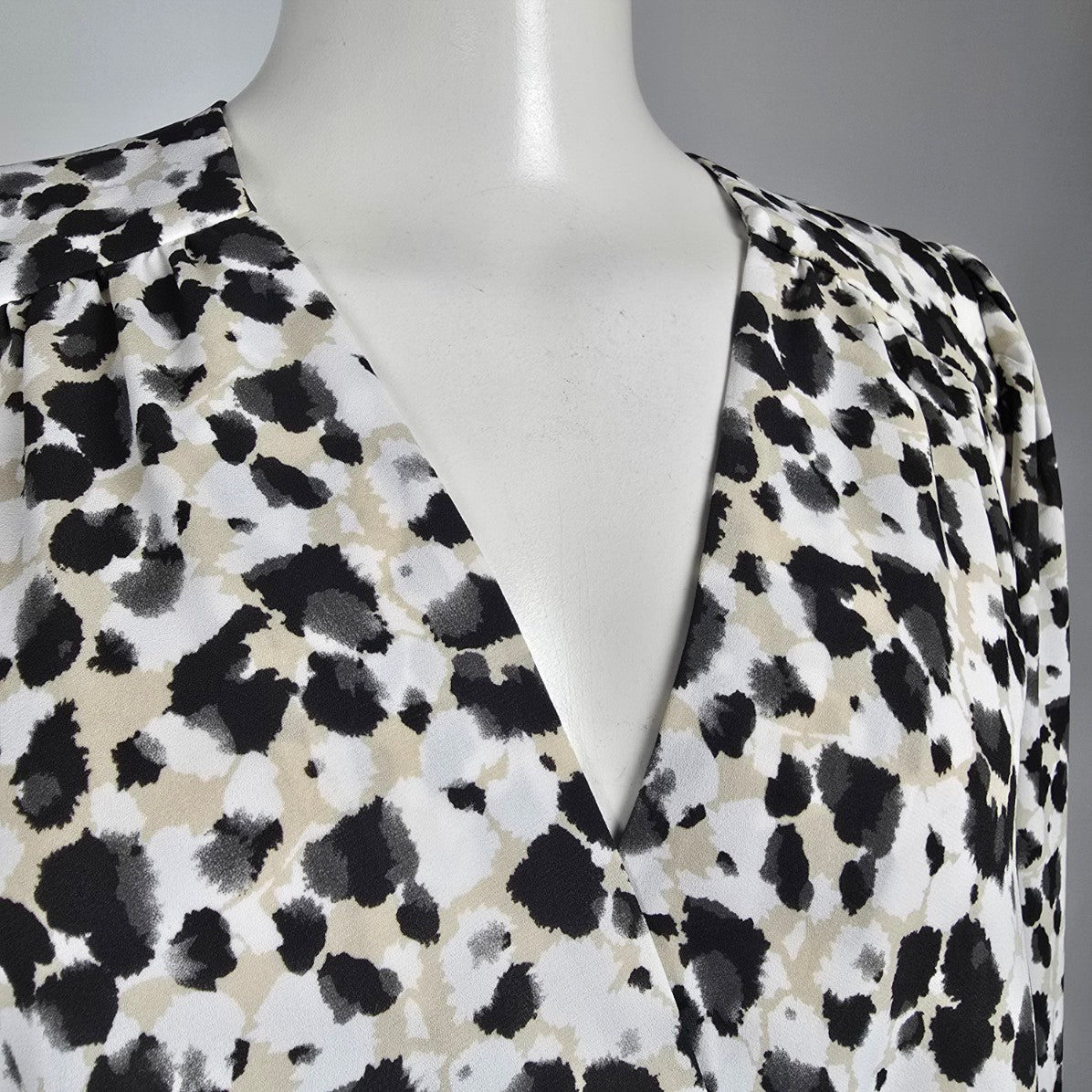Cabi Leopard Animal Print Ruched Sleeve Wrap Top Size S