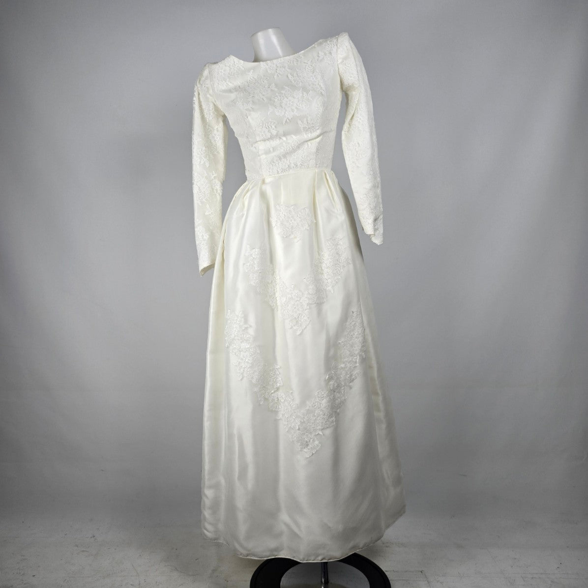 Vintage White Lace Detail Boat Neck Wedding Dress Size XS