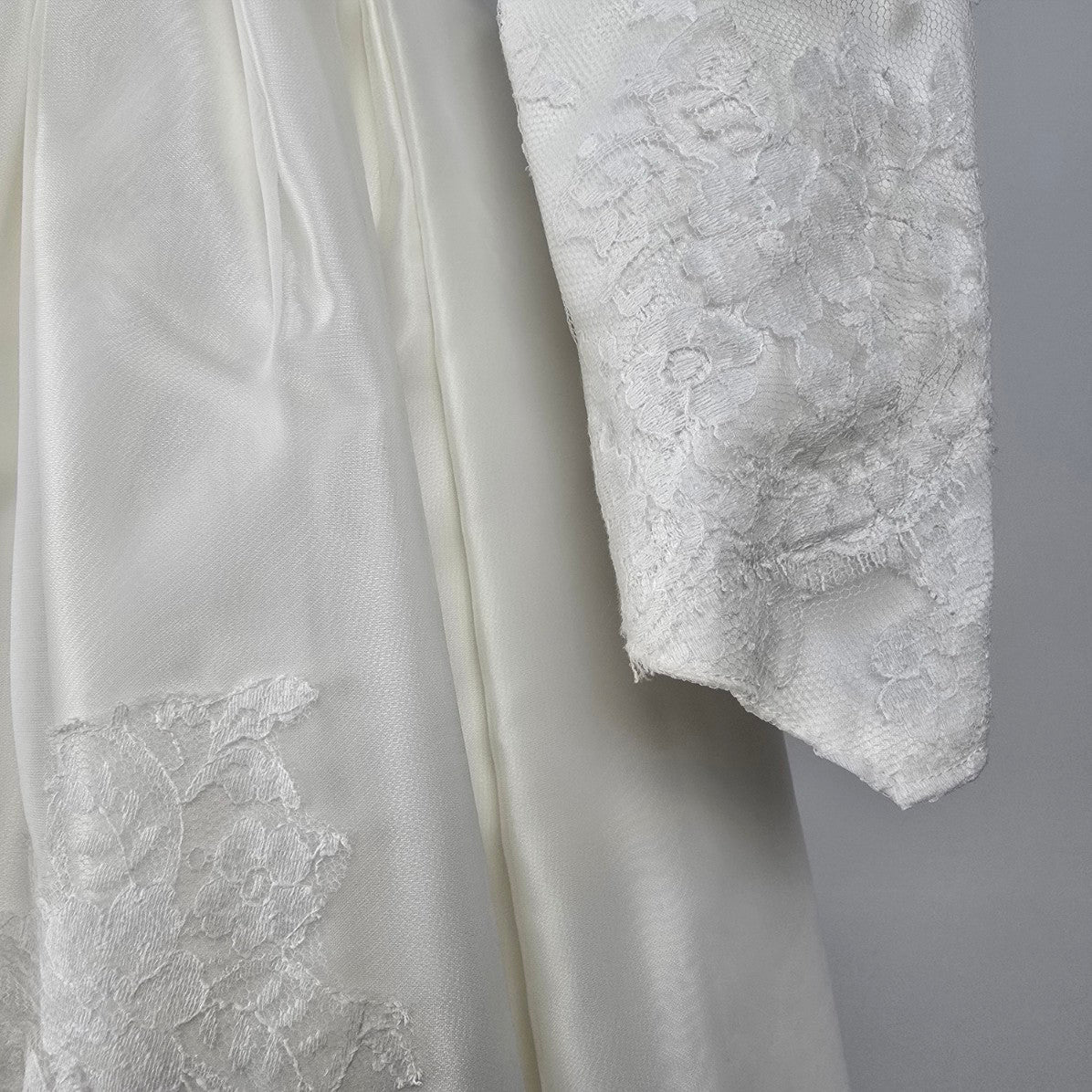 Vintage White Lace Detail Boat Neck Wedding Dress Size XS